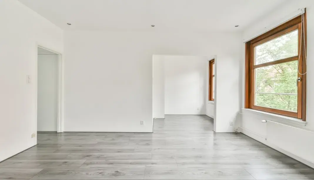 Empty apartment ready for new tenants after move out cleaning in Glastonbury, CT